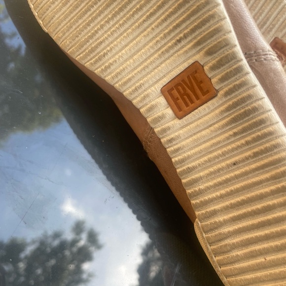 Frye Leather Chelsea Booties Melanie Chelsea Size 9M - Picture 9 of 11